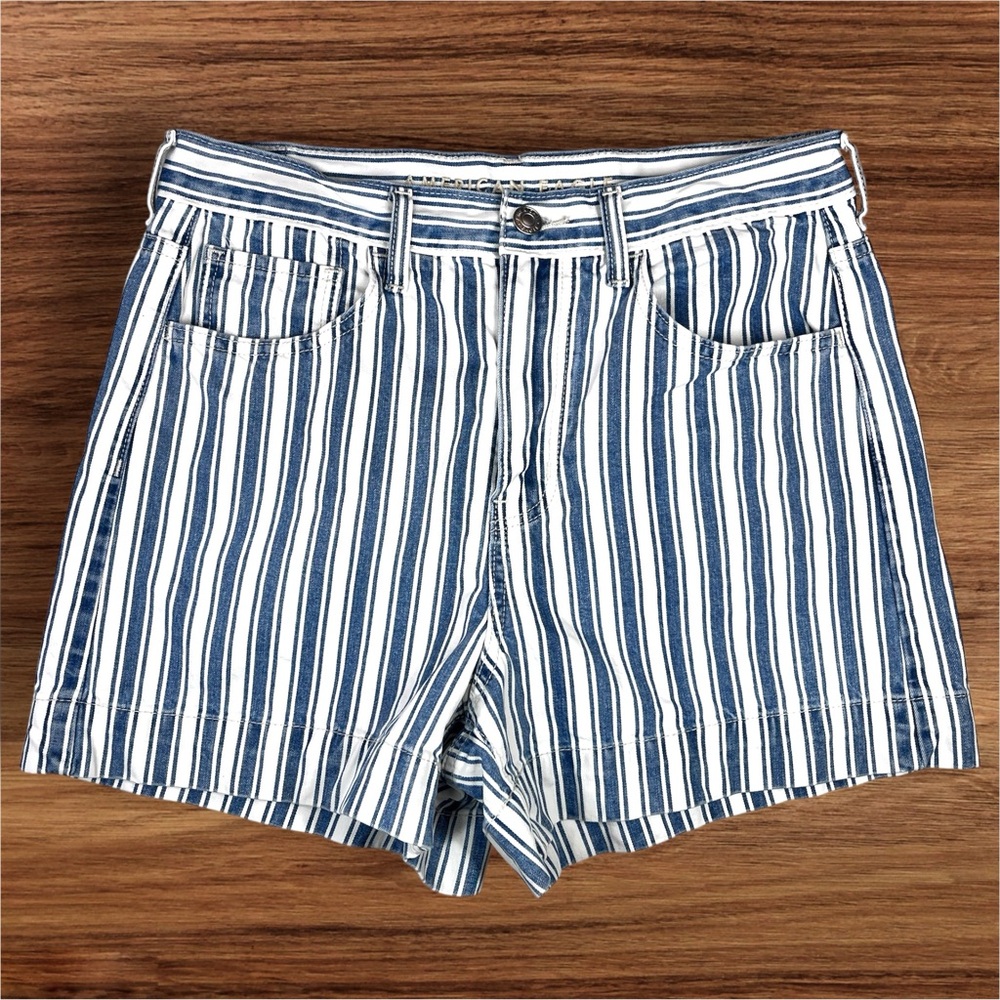 American Eagle Mom Shorts With Blue and White Stripes. Size 6